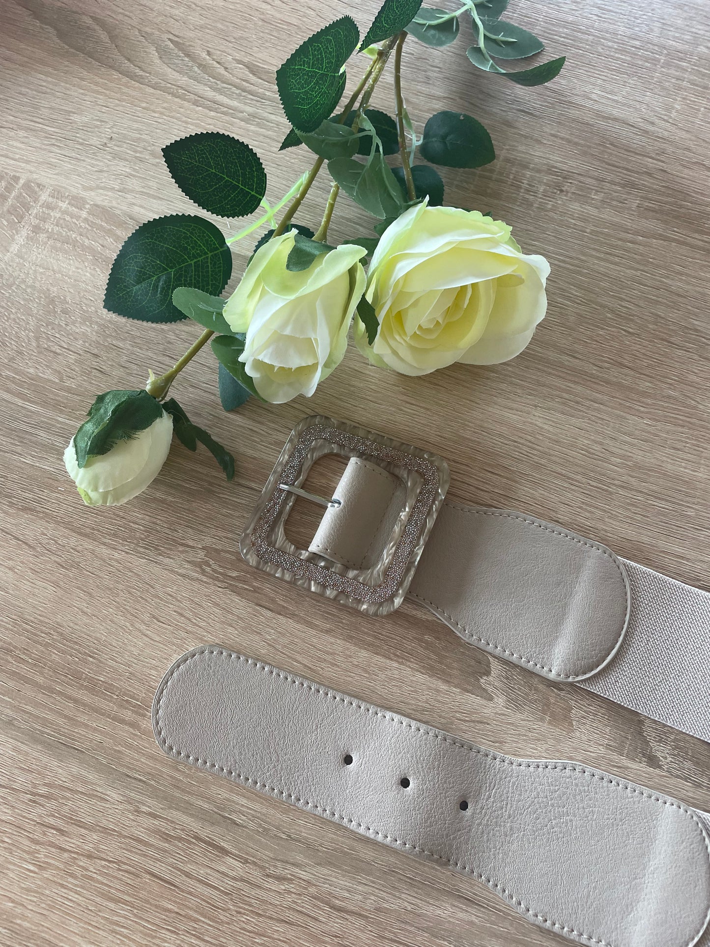 CEINTURE BEIGE BOUCLE CARRÉE